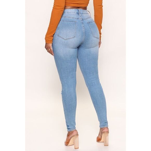 NWT Fashion Nova Sneaking Out Stretch Skinny Jeans - Medium Wash, Size 13 - Picture 6 of 16